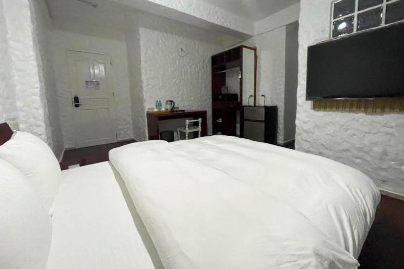 Montani Beach Resort Puerto Galera Powered By Cocotel Exterior foto
