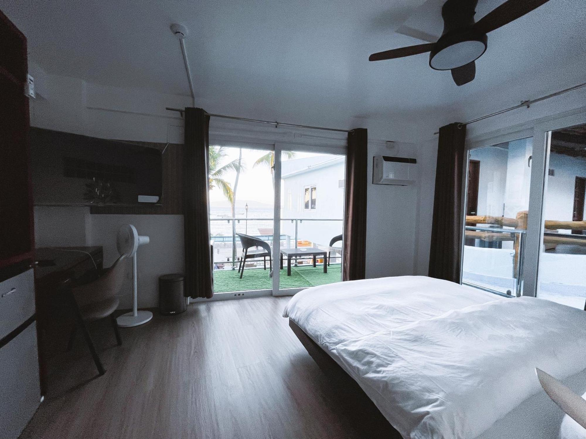 Montani Beach Resort Puerto Galera Powered By Cocotel Exterior foto