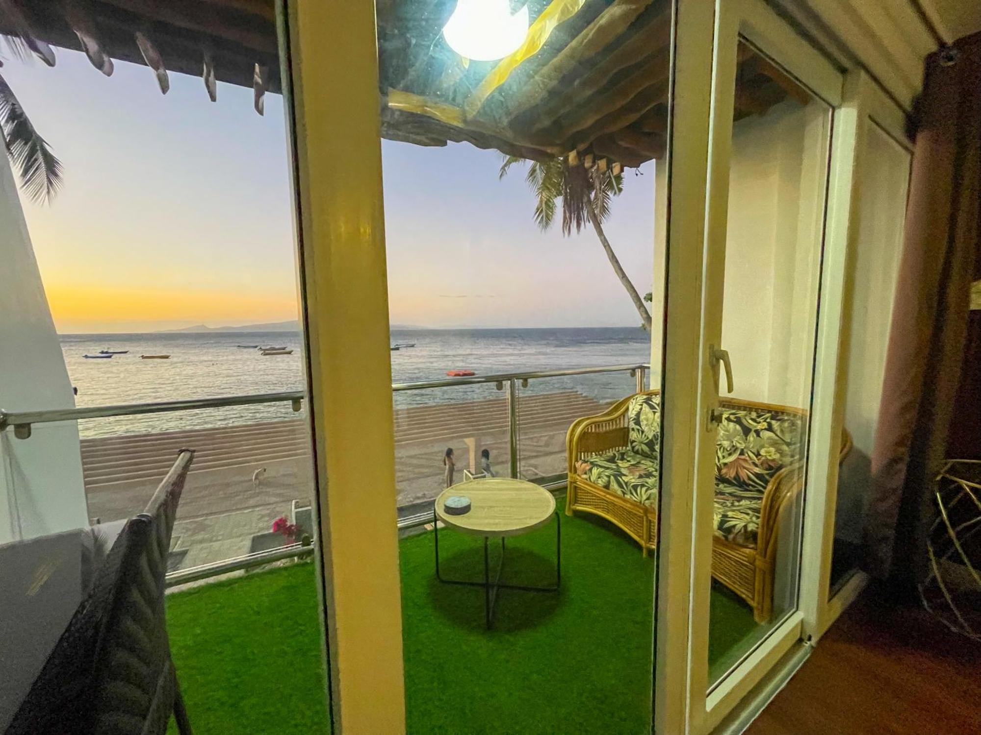 Montani Beach Resort Puerto Galera Powered By Cocotel Exterior foto